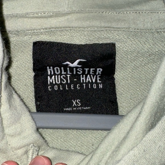 Light green hoodie! Very soft and breathable! - Picture 3 of 3